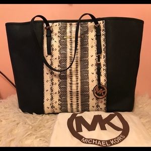 Michael Michael Kors Medium Travel Tote